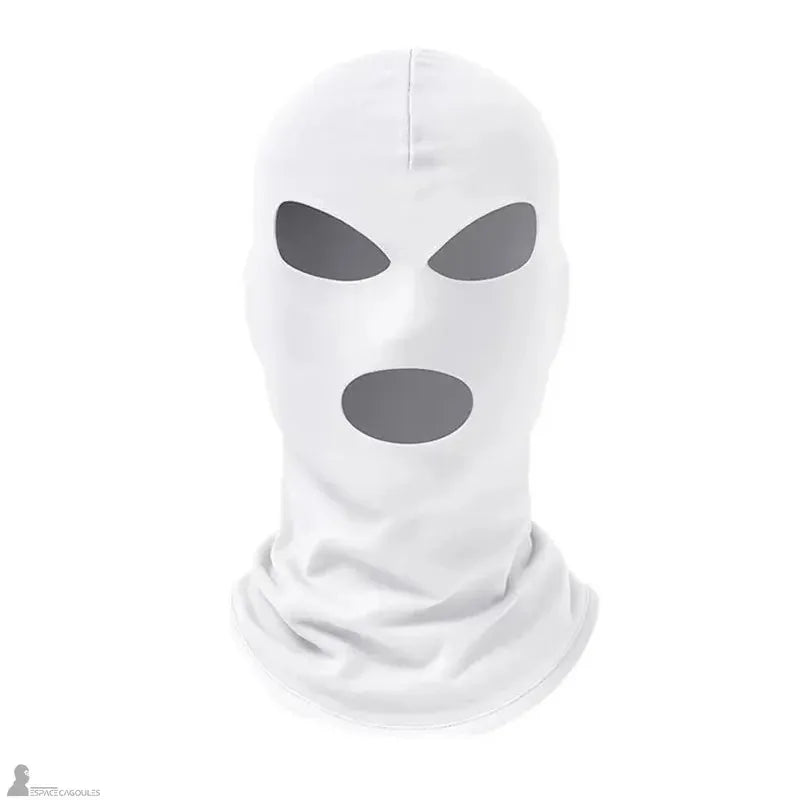 Drei-Loch-Motorradmaske in Weiß, frontal auf hellem Hintergrund mit drei ovalen Öffnungen – Cagoule-Raum