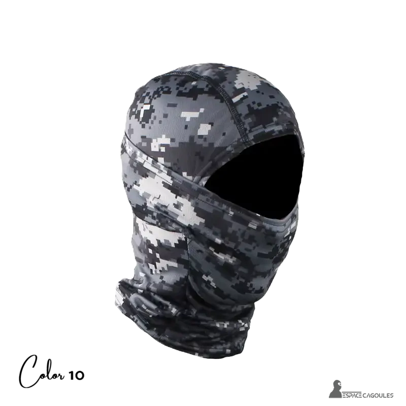 Cagoule balaclava moto camouflage gris numérique pixelisé en fond neutre noir, vue de côté