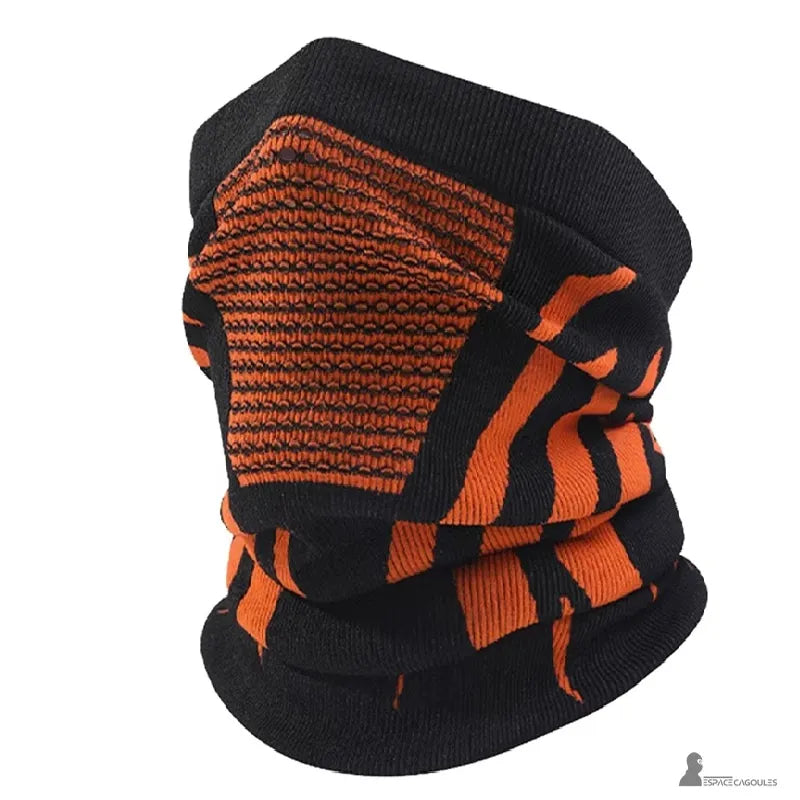 Cagoule cache nez moto en polyester avec maille respirante contrastée, forme tube ergonomique, vue de profil sur fond blanc en coloris noir et orange - Espace Cagoules