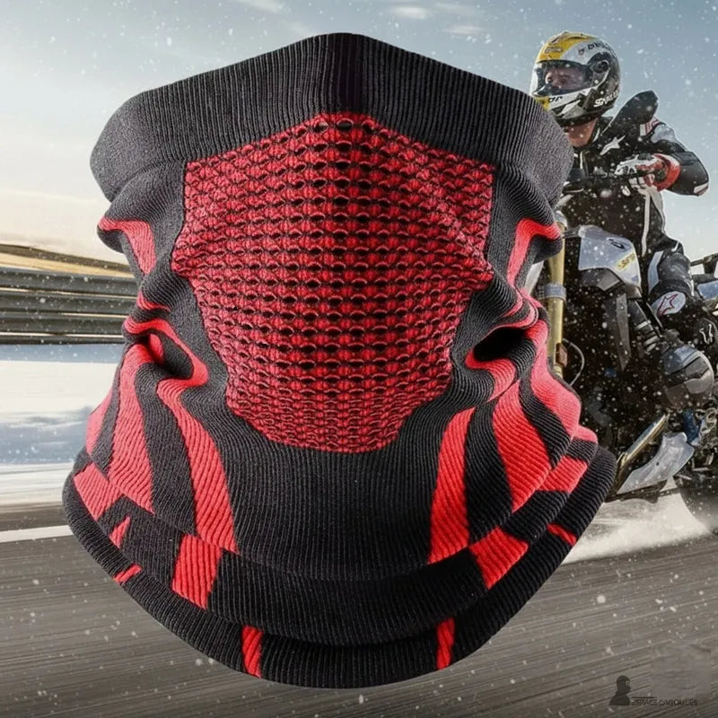 Cagoule cache nez moto en polyester avec maille respirante frontale, forme tour de cou couvrant le nez et la bouche, vue de face en situation de conduite moto hivernale - Espace Cagoules