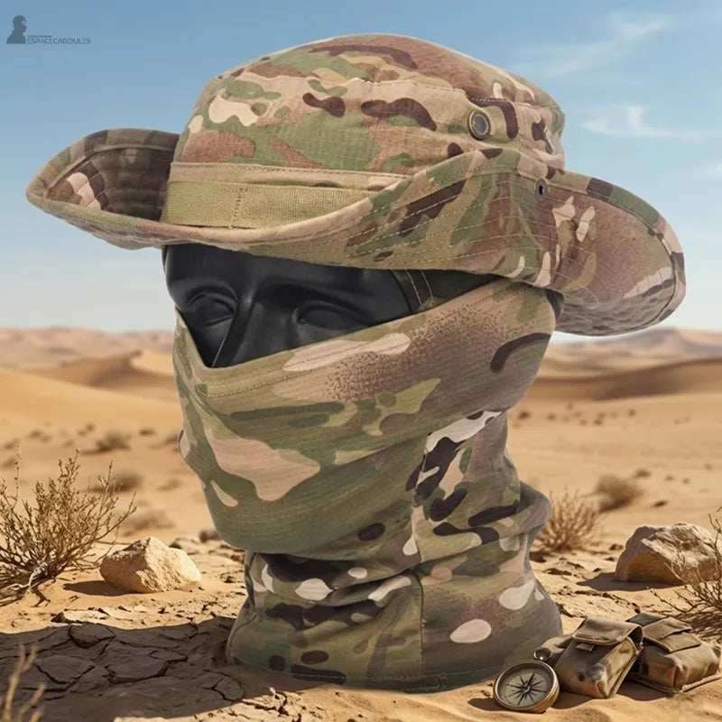 Chapeau cagoule camouflage multicam en vue de profil sur mannequin noir avec large bord circulaire - Espace Cagoules
