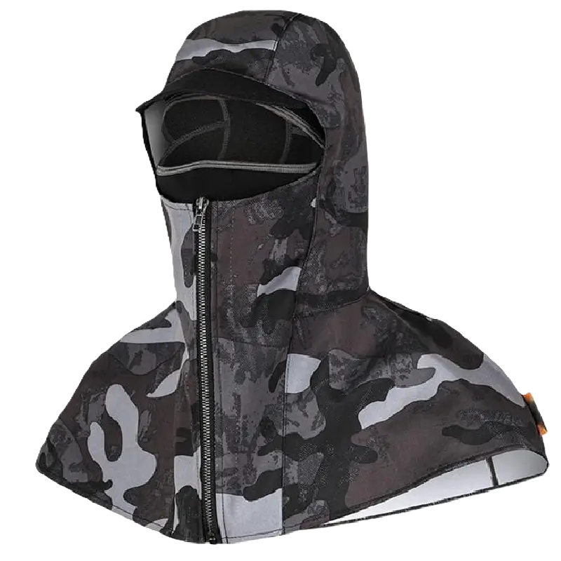 Cagoule de chasse camouflage gris et noir avec fermeture éclair frontale, coupe enveloppante et protection thermique renforcée pour conditions hivernales.