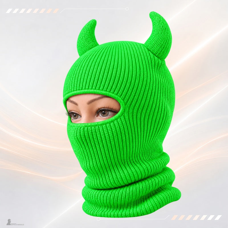 Cagoule diable verte fluo à deux cornes sur un mannequin, coupe intégrale 1 trou - Espace Cagoules
