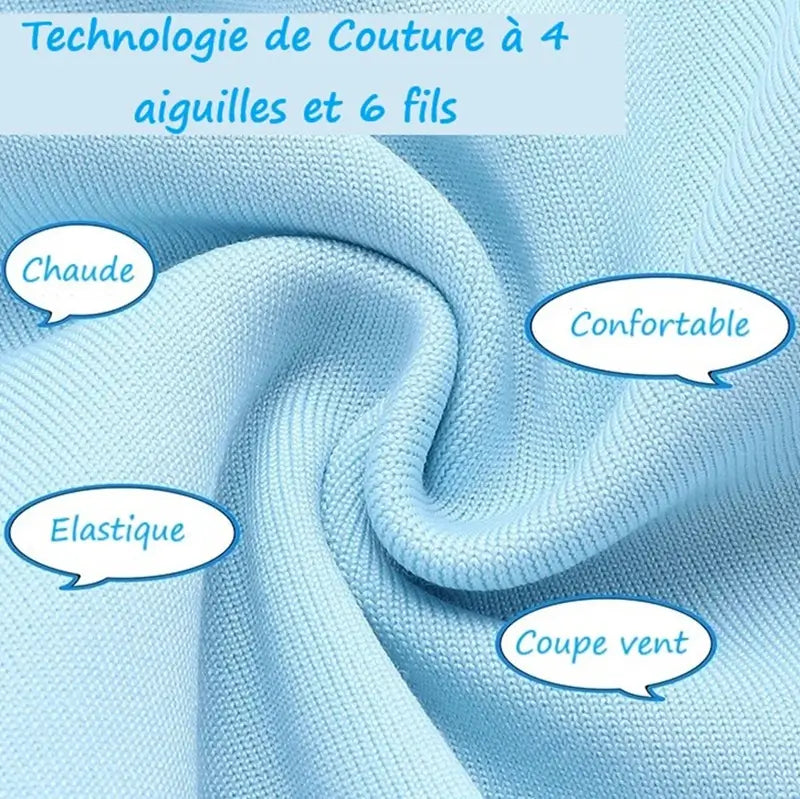 Gros plan sur la qualité du tissu respirant et doux de la cagoule enfant 3 ans, lavable et offrant un confort optimal pour les activités hivernales.