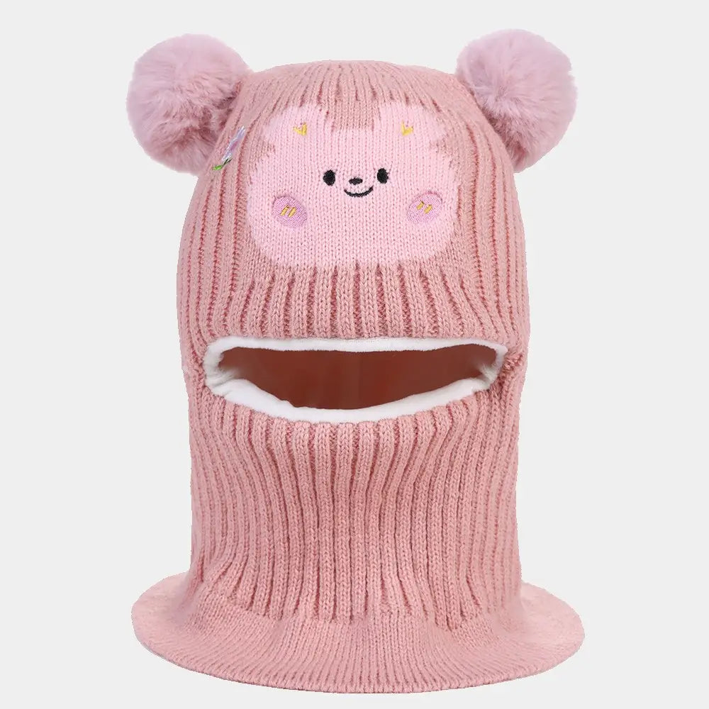 Cagoule enfant 5 ans en tricot rose avec pompons moelleux, doublure chaude et motif d'ours souriant, parfaite pour protéger du froid pendant l'hiver.