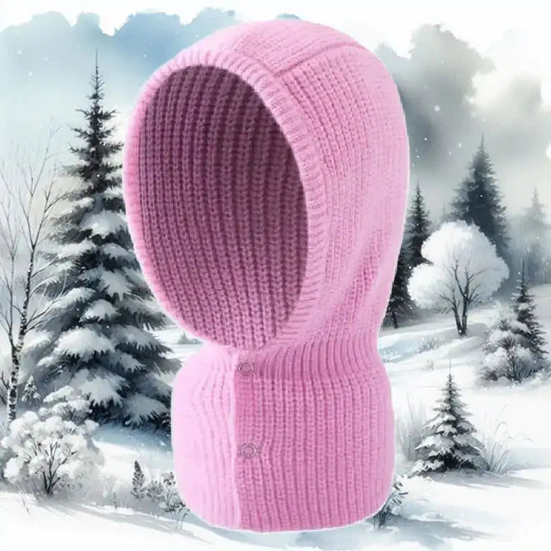 Cagoule femme rose élégante en maille, parfaite pour l'hiver, exposée dans un paysage enneigé, offrant chaleur et style.