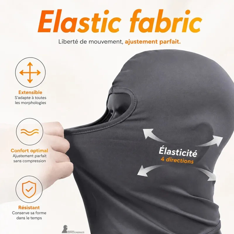 Cagoule fine moto etiree montrant son elasticite dans 4 directions pour un ajustement parfait - Espace Cagoules
