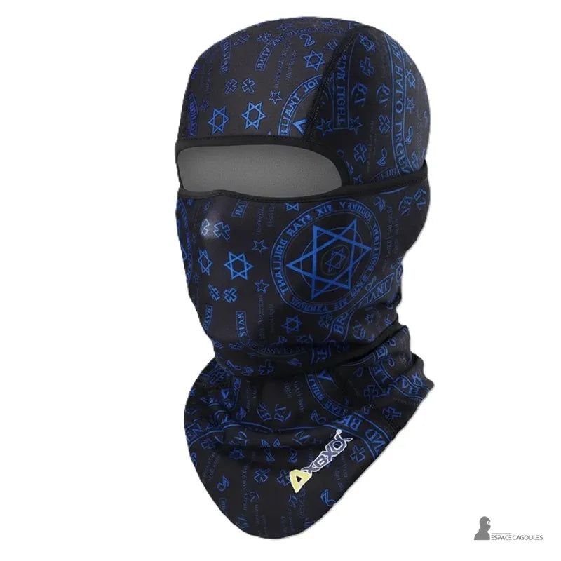 Feine Sturmhaube unter dem Motorradhelm aus Polyester, mit Fleece-Futter, Ganzkörperform mit Gesichtsausschnitt, Vorderansicht auf hellem Hintergrund - Raum für Sturmhauben