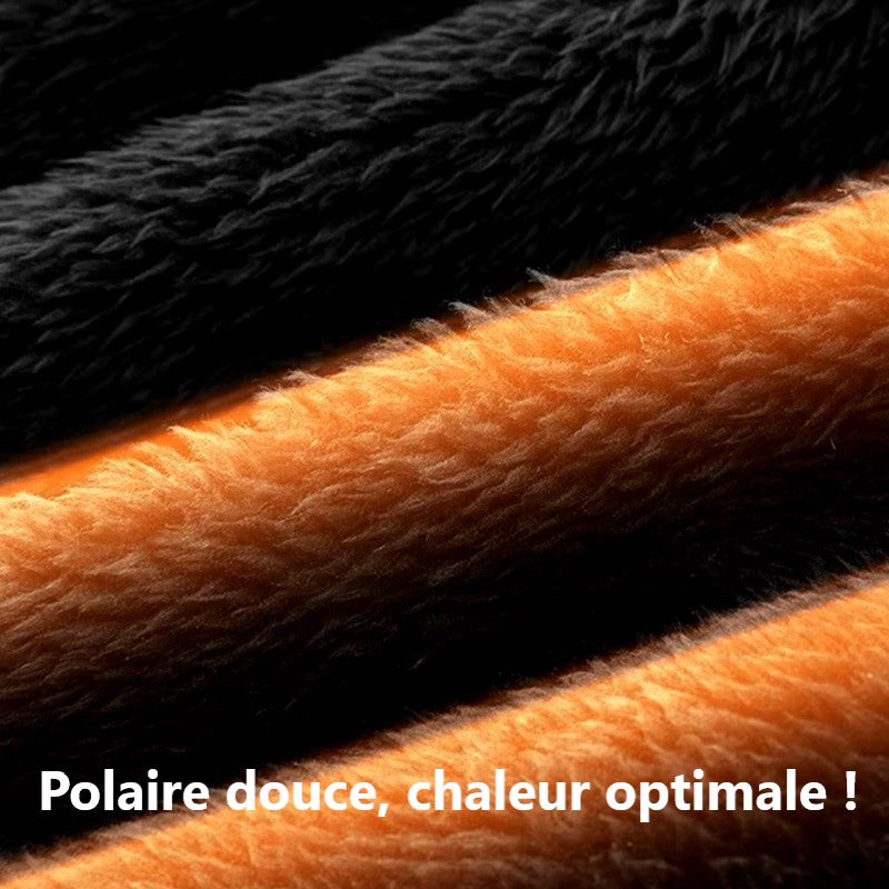Zoom sur la polaire douce utilisée dans la cagoule fleece, offrant une chaleur optimale et un confort exceptionnel.