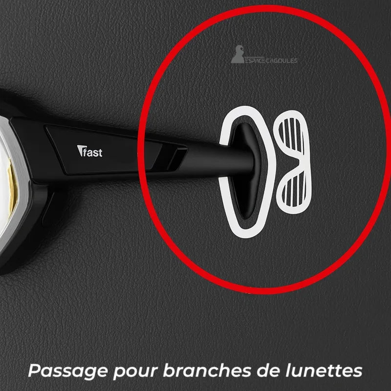 Cagoule hiver vélo avec passage spécial pour branches de lunettes illustré par une monture noire insérée