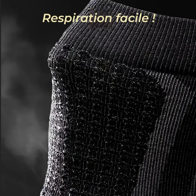 Cagoule masque moto en polyester portée sur le visage, vue rapprochée de la zone bouche respirante facilitant la respiration par temps froid – Espace Cagoules