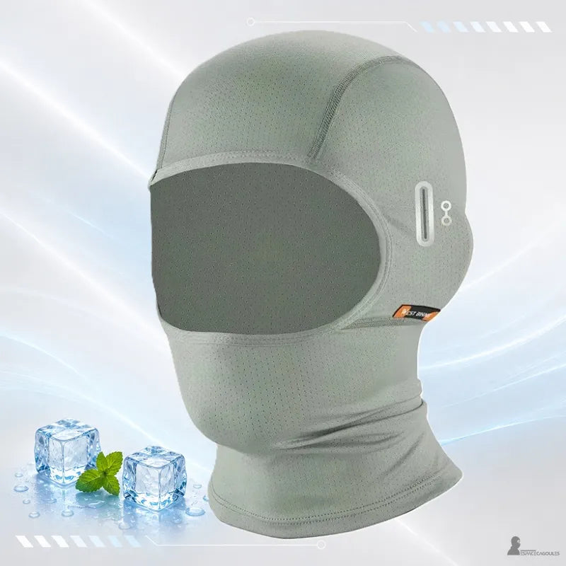 Cagoule moto été minimaliste grise à col long, vue de trois quarts avec passage lunettes - Espace Cagoules