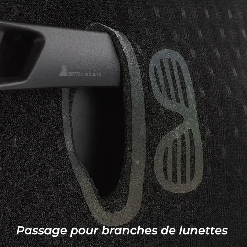 Cagoule moto été Silkair noire avec passage spécial pour branches de lunettes, gros plan sur l’ouverture renforcée du tissu