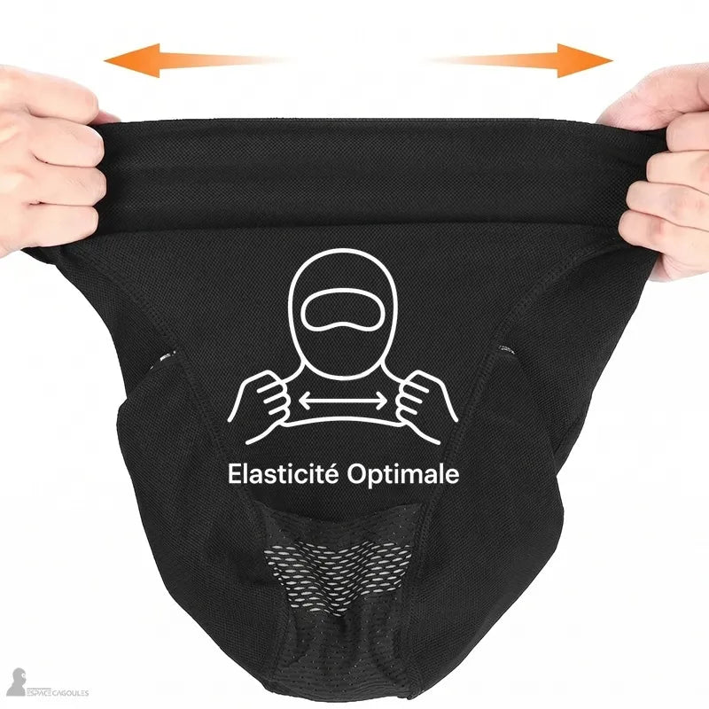 Tissu extensible d'une Cagoule Moto pour femme à cheveux longs, démontrant la flexibilité et le confort du matériau, parfait pour un ajustement idéal.