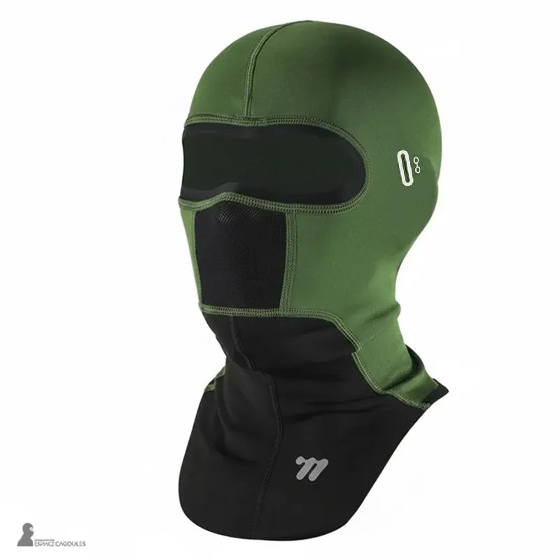 Cagoule moto hiver à plastron verte en textile technique doublé polaire, forme intégrale avec ouverture yeux, vue de profil sur fond blanc - Espace Cagoules