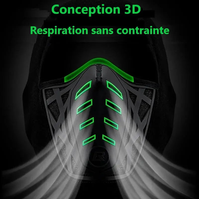 Masque de la cagoule moto hiver anti-buée avec conception 3D et ouvertures vertes, assurant une respiration sans contrainte et une excellente ventilation, idéale pour les conditions froides.