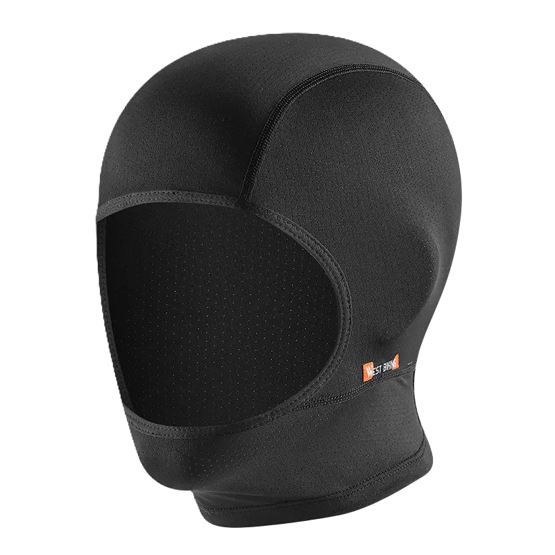 Cagoule moto été minimaliste noire, vue de face, avec tissu respirant et ergonomie ajustée pour un port confortable sous un casque de moto.