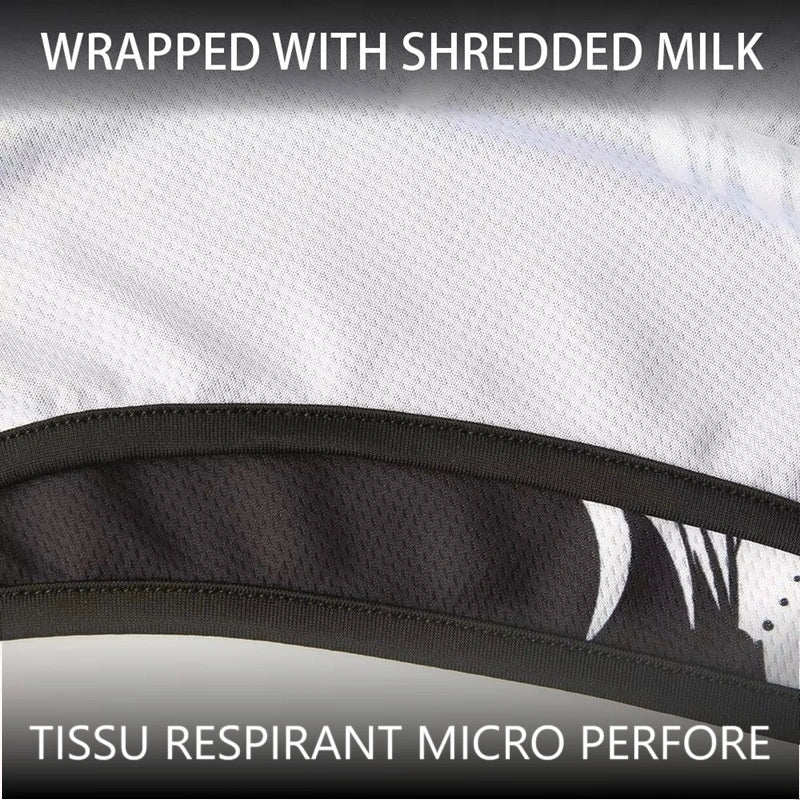 Zoom sur le tissu micro-perforé de la Cagoule Moto Tête de Mort, garantissant respirabilité et évacuation rapide de la transpiration.