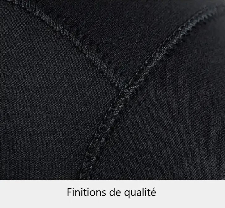 Zoom sur les coutures renforcées d'une cagoule néoprène noire, montrant la qualité des finitions et l'étanchéité pour une protection optimale en plongée.