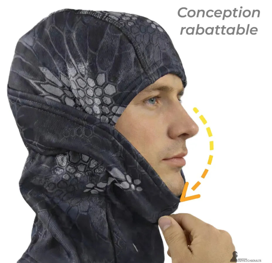 Fleecehuva med kamouflage, bärs med nedfällbar del, design som möjliggör att prata, dricka eller andas utan att ta av huvan, profilvy i användning - Utrymme för huvor