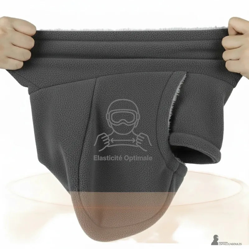 Passamontagna in pile grigio allungato con due mani che ne mostra l'elasticità ottimale, la texture del pile visibile da vicino - Espace Cagoules