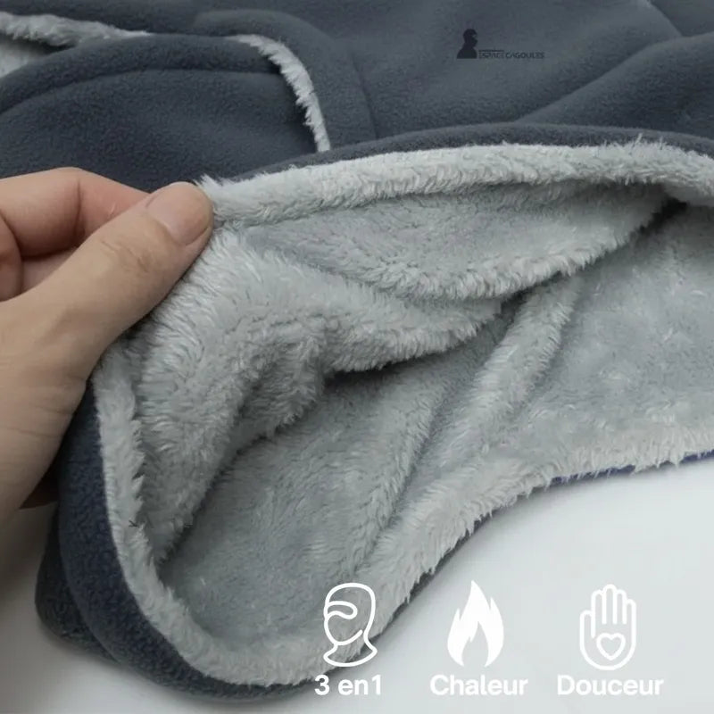 Primo piano interno di un passamontagna in pile che mostra la fodera grigia ultra morbida, calda e soffice - Espace Cagoules