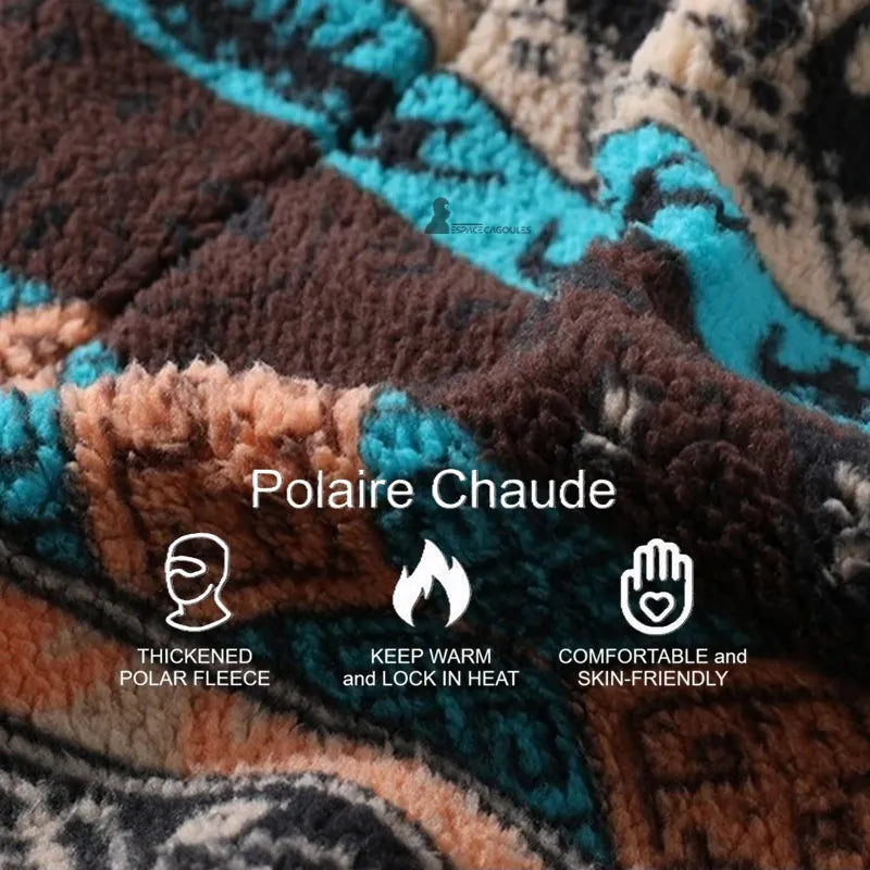 Cagoule pour ski en polaire chaude épaisse à motifs avec texture douce montrant la matière isolante conçue pour conserver la chaleur par temps froid - Espace Cagoules