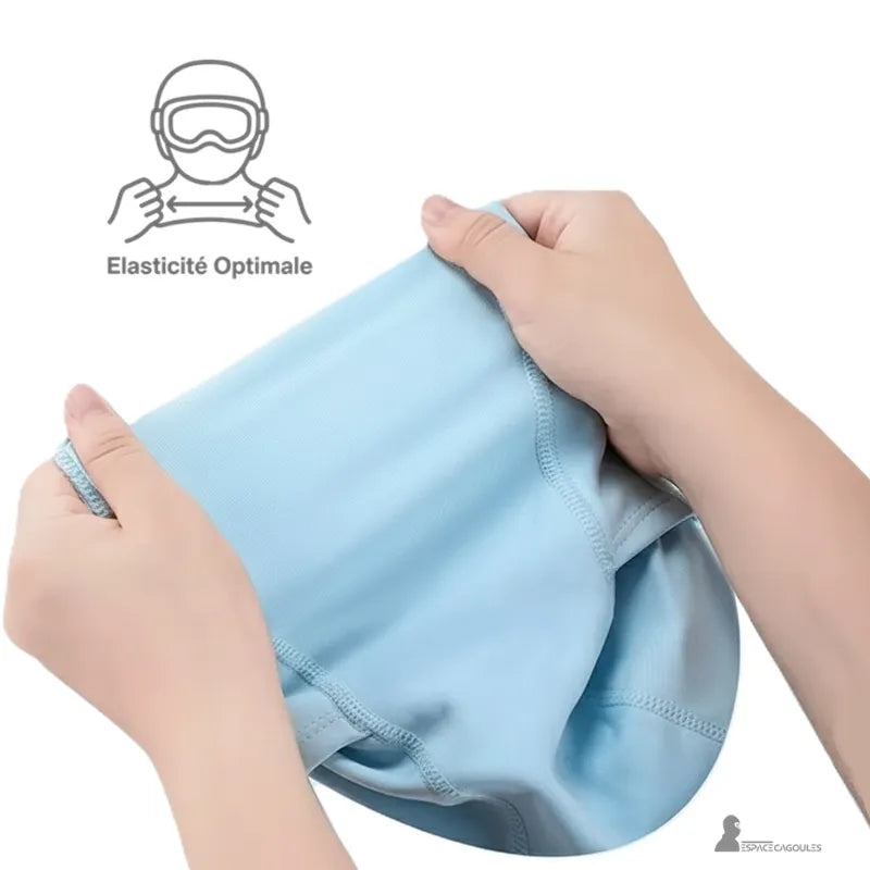 Cagoule ski enfant en polaire montrant son élasticité optimale pour un ajustement parfait sous casque – Espace Cagoules
