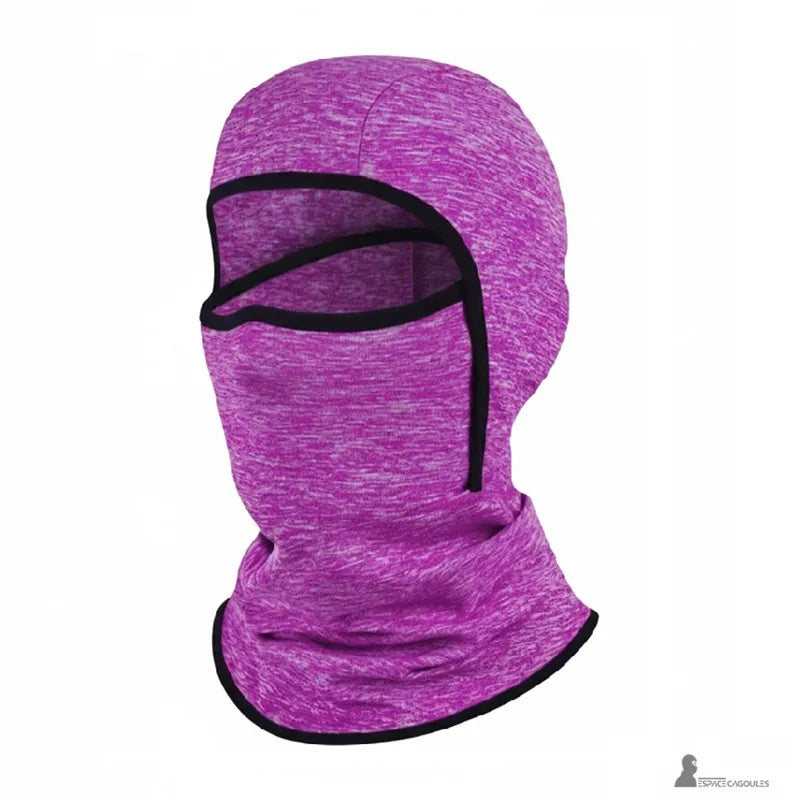 Cagoule ski enfant sous casque rose en polyester extensible avec doublure polaire fine, forme intégrale enfant, vue de profil sur fond blanc - Espace Cagoules