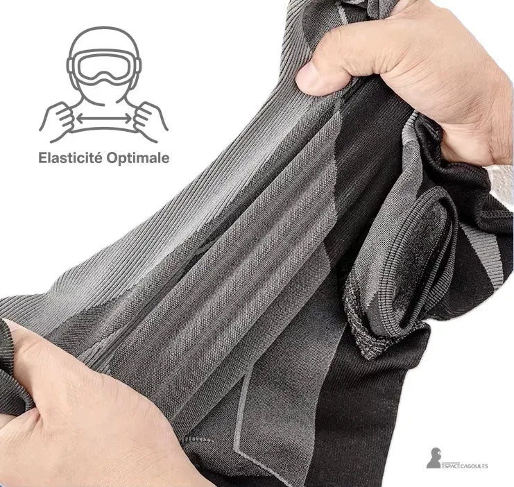 Black ski mask for men stretched between two hands, demonstrating optimal elasticity with a helmet pictogram in the background - Cagoules Space.
