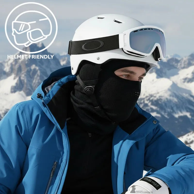 Cagoule ski respirante portée sous casque de ski avec masque en montagne et pictogramme helmet friendly visible - Espace Cagoules