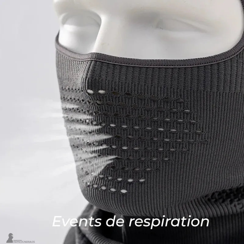 Cagoule ski respirante détail rapproché des évents de respiration sur la bouche avec motif ajouré - Espace Cagoules