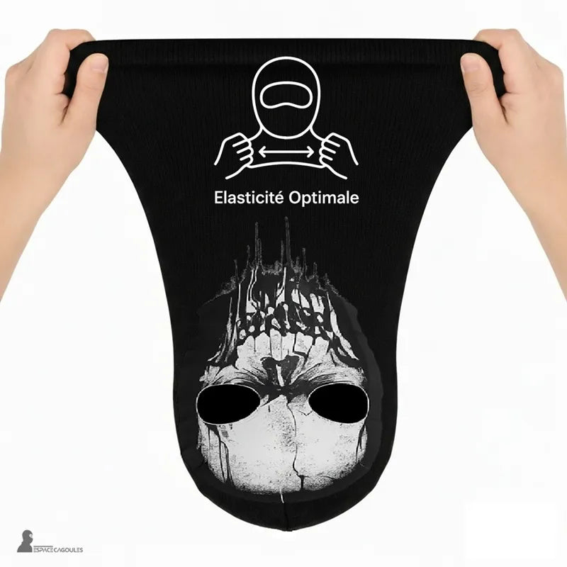 Cagoule tête de mort 2 trous en polyester et lycra extensible, tissu étiré à la main démontrant l’élasticité optimale, vue à plat sur fond clair - Espace Cagoules
