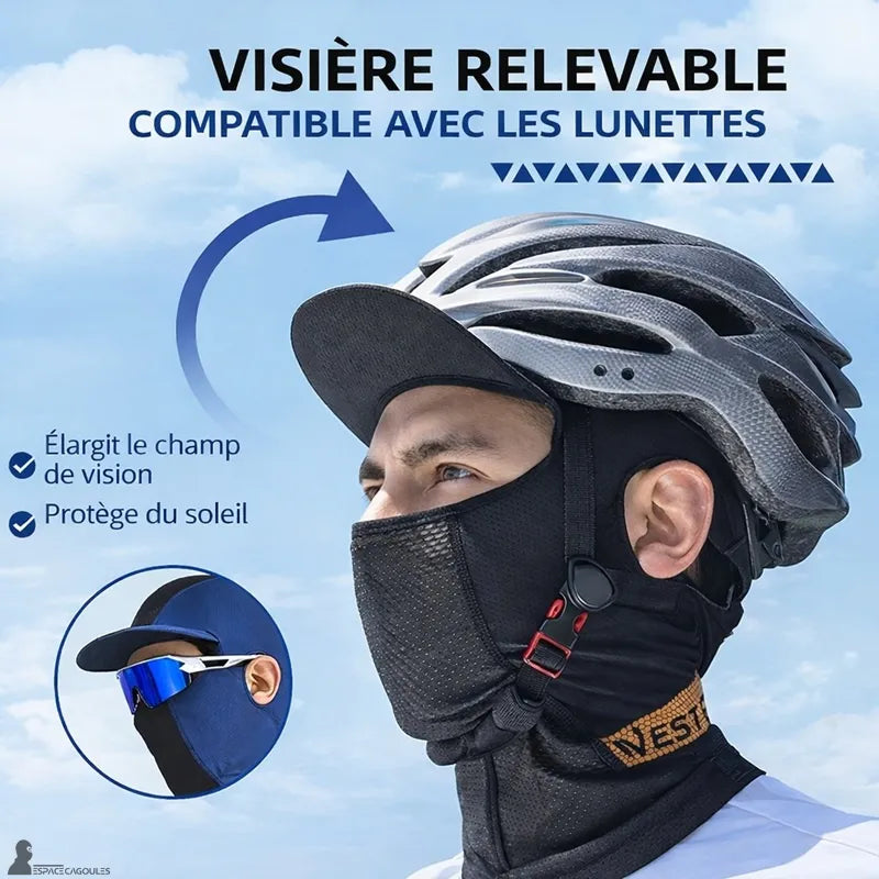 Casquette cagoule homme noire portée sous un casque de vélo avec visière relevable compatible avec des lunettes de sport - Espace Cagoules