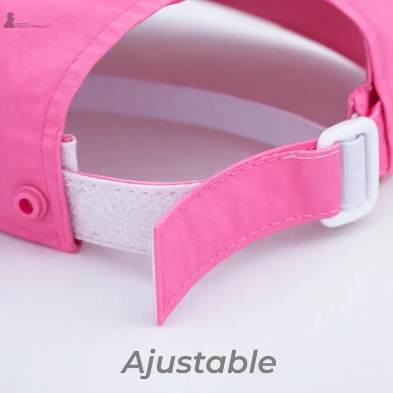 Dettaglio della regolazione in velcro sul retro del cappello sahariano da donna per una vestibilità su misura - Spazio Cagoule