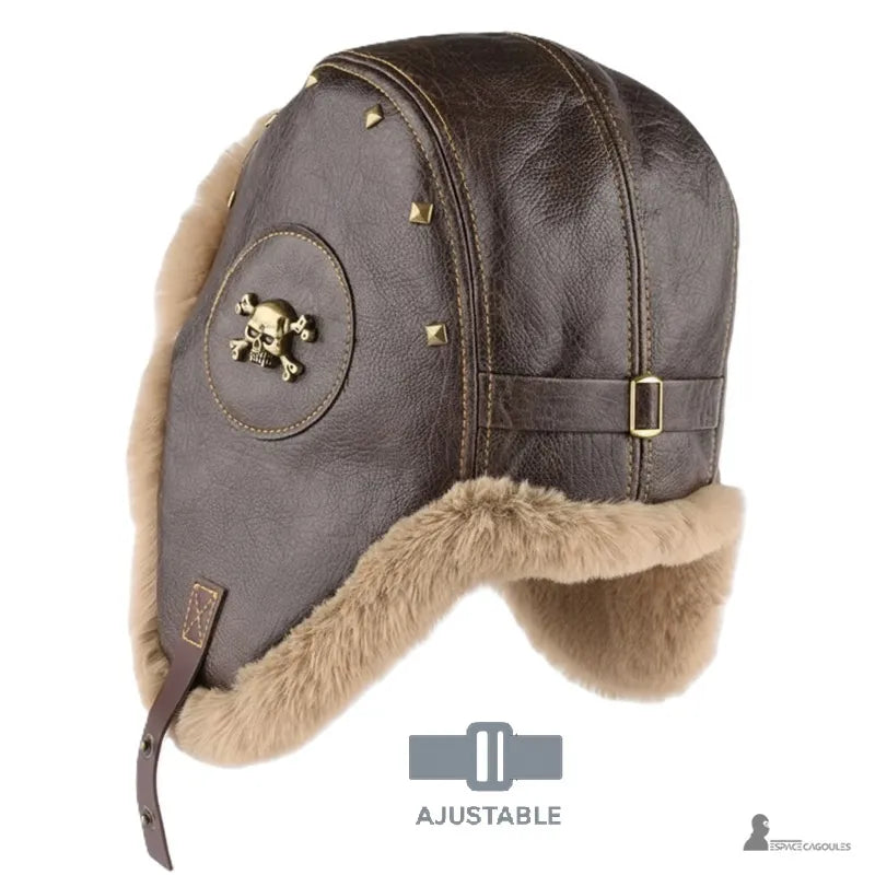 Chapka aviateur en cuir marron avec doublure en fausse fourrure, vue arrière mettant en évidence la forme enveloppante - Espace Cagoules