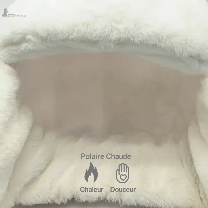 Détail de la texture douce de la doublure en polaire chaude de la Chapka fille avec masque - Espace Cagoules