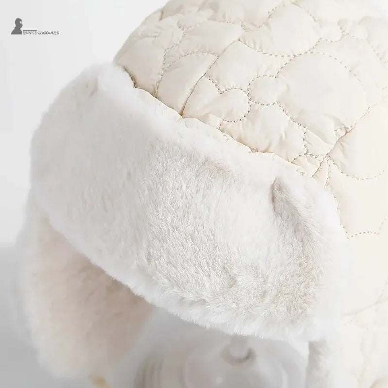 Chapka Fille gros plan sur visière en fausse fourrure épaisse et bonnet matelassé – Espace Cagoules