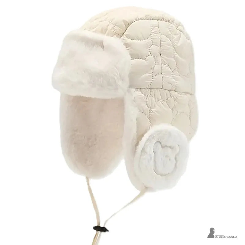 Chapka Fille blanche en fausse fourrure avec matelassage décoratif et broderie ours – Espace Cagoules