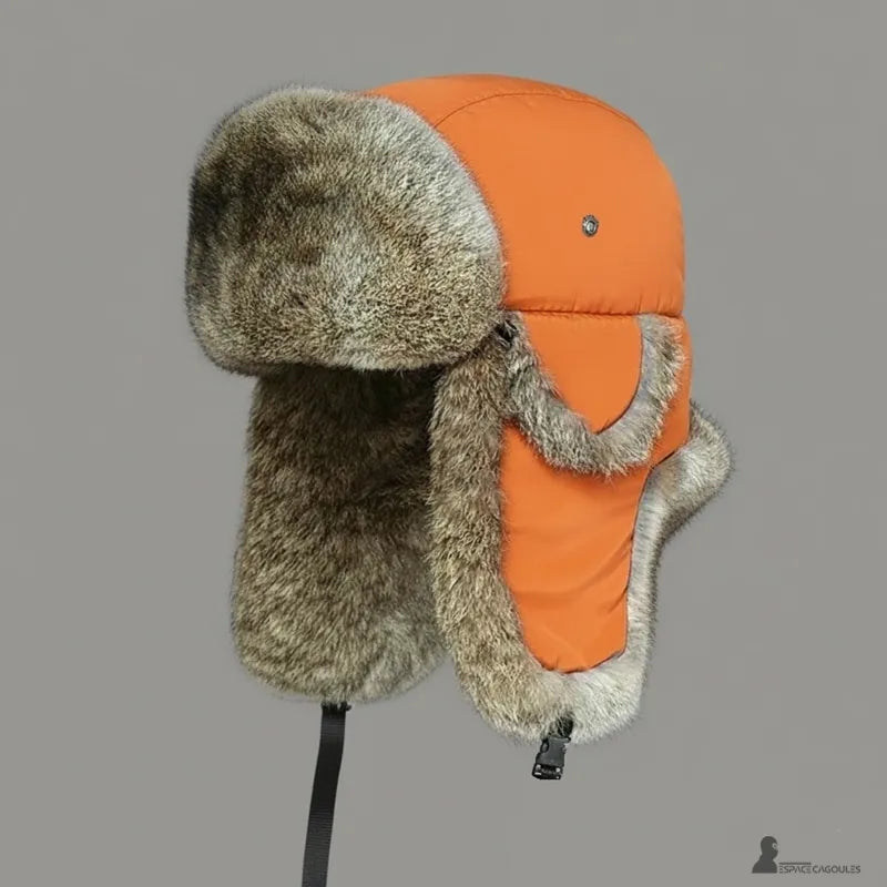 Cappello da donna in pelliccia – Cappello arancione e in pelliccia naturale in vista prodotto su sfondo neutro, presentazione chiara del modello – Espace Cagoules