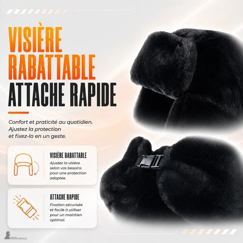Gros plan de la visière rabattable et de l'attache rapide d'une chapka soviétique noire, avec pictogrammes visière rabattable et attache rapide - Espace Cagoules