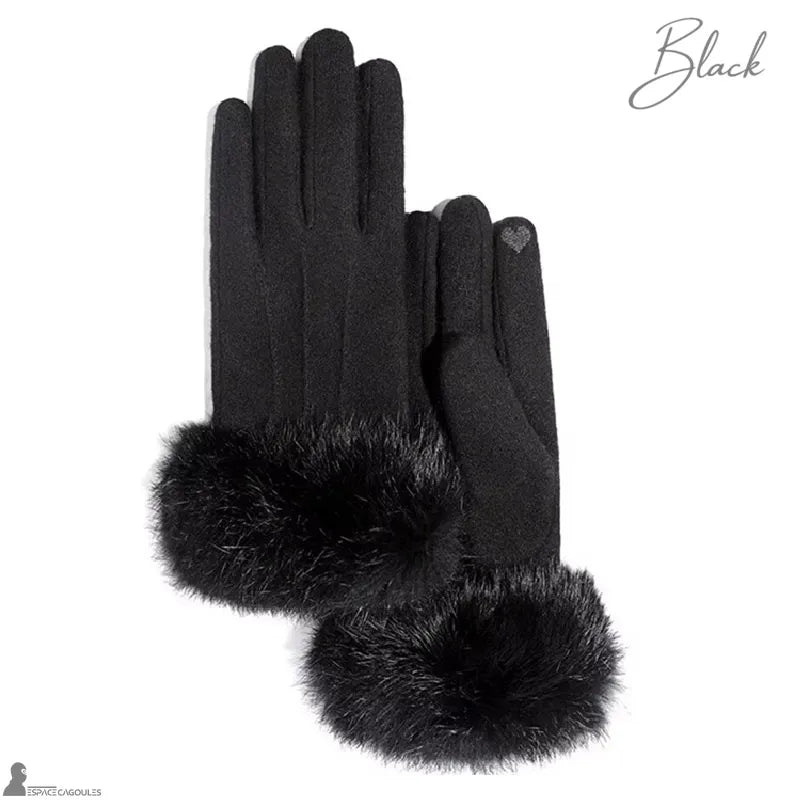 Gants chauds Femme noirs en textile isolant avec revers en fausse fourrure, gants longs hiver, vue produit face sur fond blanc - Espace Cagoules