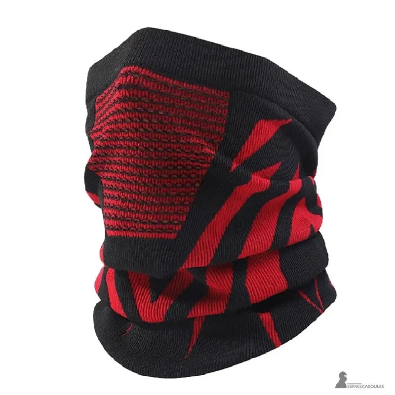 Masque cagoule ski en polyester extensible noir et rouge, forme cache-cou couvrant le visage avec maille respirante frontale, vue de profil sur fond blanc – Espace Cagoules