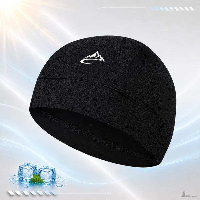 Sous-casque moto CapFlex noir en maille respirante avec logo montagne, vue trois quarts - Espace Cagoules
