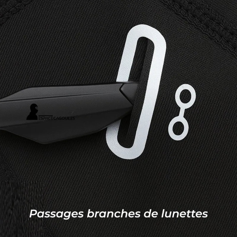 Sous casque moto noir détail ouverture pour passage des branches de lunettes, design ergonomique compatible avec casque moto